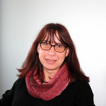 Petra Andresen lächelt freundlich in die Kamera
